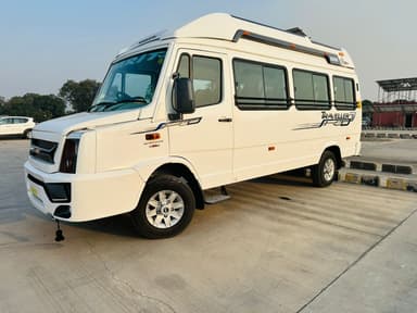 Tempo Traveller 12+D