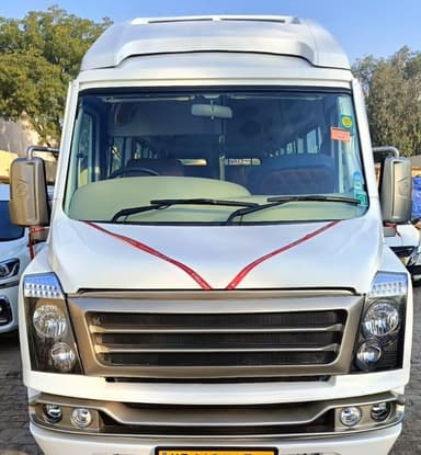 Tempo Traveller 17+D